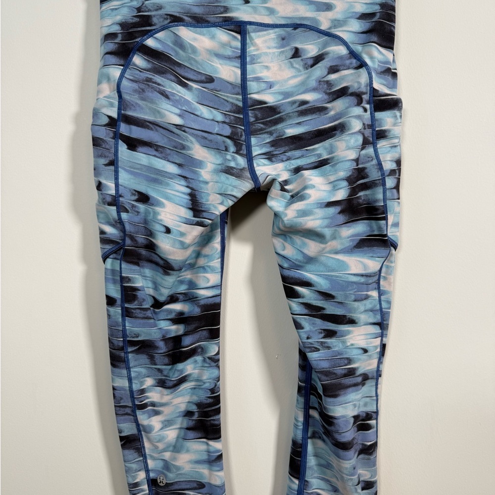 Lululemon Speed Up Crop 21" Size 4 Tidal Multi Blue Luxtreme - Picture 4 of 9